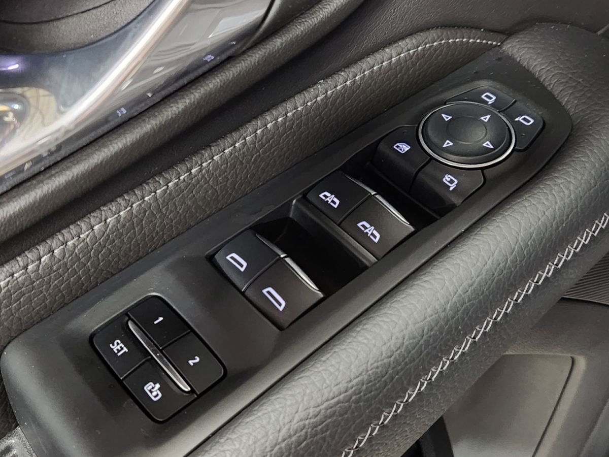 Used 2024 GMC Yukon Denali w/ Advanced Technology Package image 45
