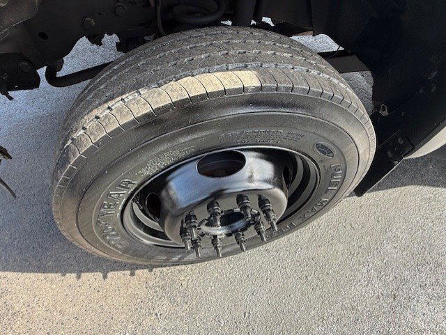 Used 2015 Ford F550 4x4 Regular Cab Super Duty image 21