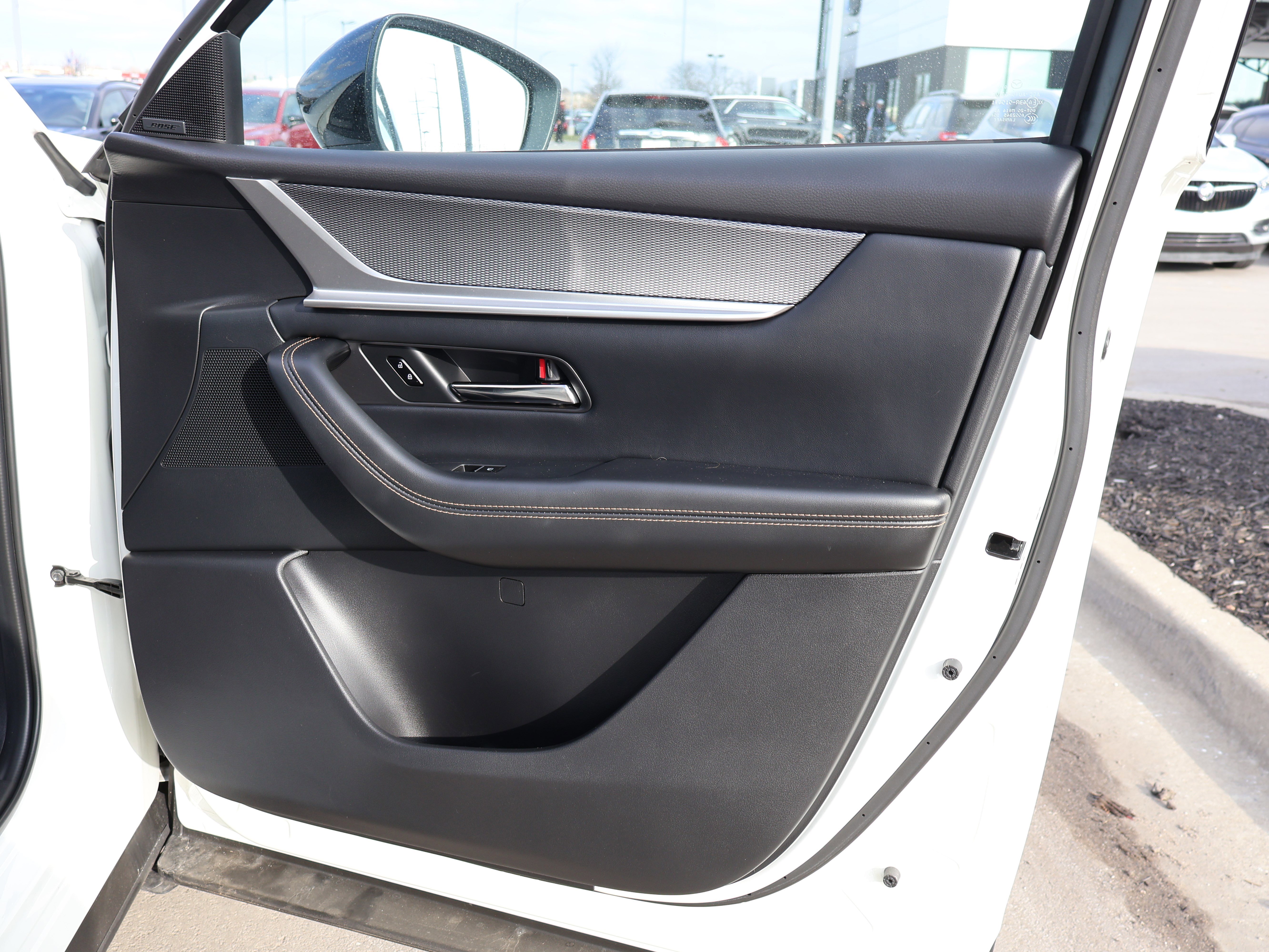 Certified 2025 MAZDA CX-70 Plug-In Hybrid w/ Premium Pkg image 9