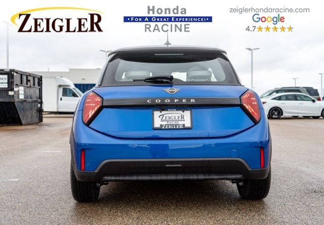 Used 2025 MINI Cooper 2-Door Hardtop image 6