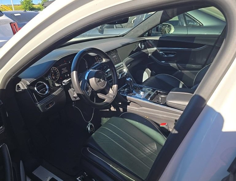 Used 2021 Bentley Flying Spur V8 AWD/4WD image 5