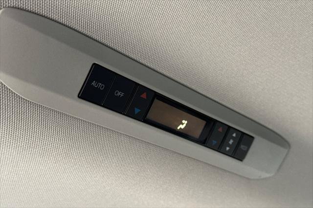 Certified 2022 Toyota Sienna XLE w/ XLE Plus Package FWD image 14