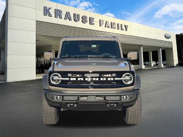 New 2026 Ford Bronco Outer Banks w/ Sasquatch Package AWD/4WD image 2