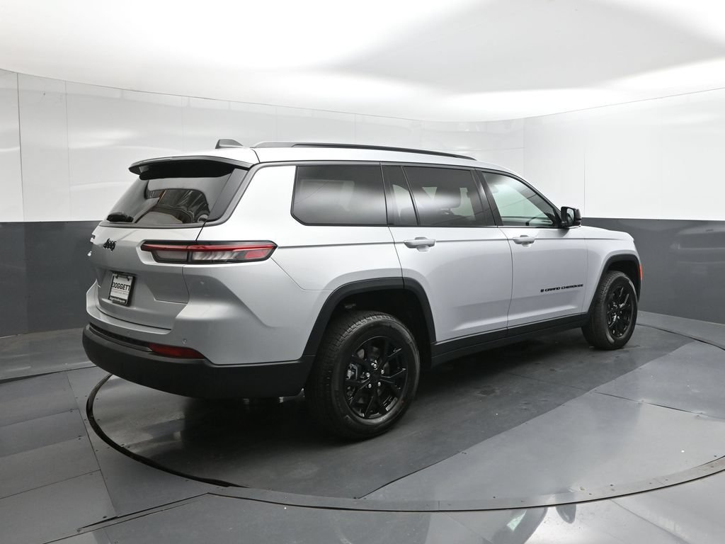 New 2026 Jeep Grand Cherokee L 2WD image 8