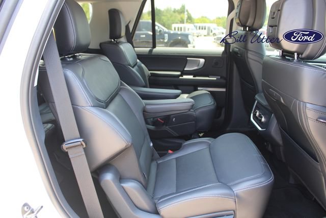 New 2026 Ford Expedition Platinum w/ Driver's Package AWD/4WD image 9