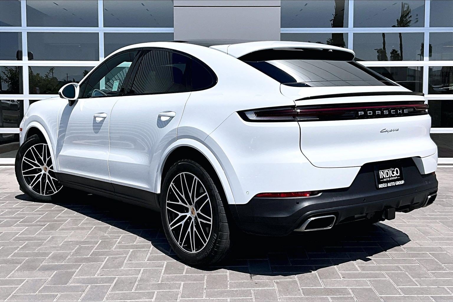 Used 2024 Porsche Cayenne Coupe AWD/4WD image 12