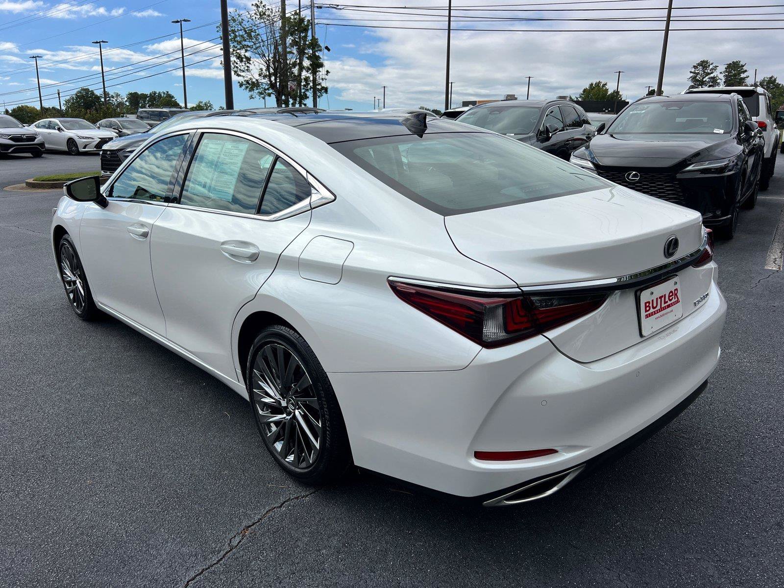Certified 2024 Lexus ES 350 w/ Technology Package FWD image 7