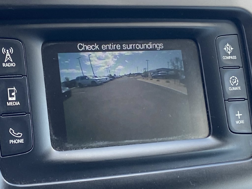 Used 2018 Jeep Cherokee Latitude w/ Safety Group FWD image 11