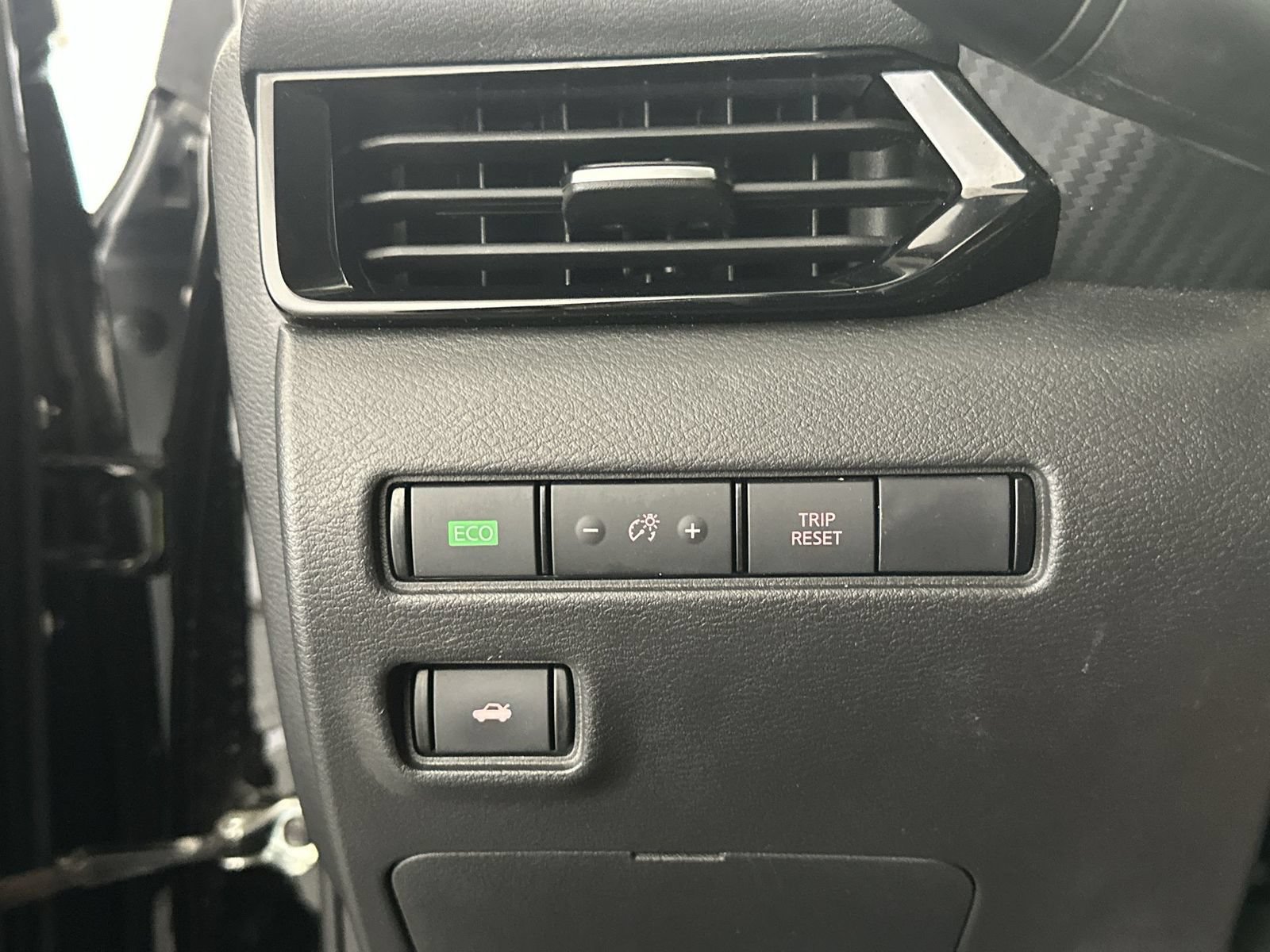 Certified 2024 Nissan Sentra SV FWD image 18