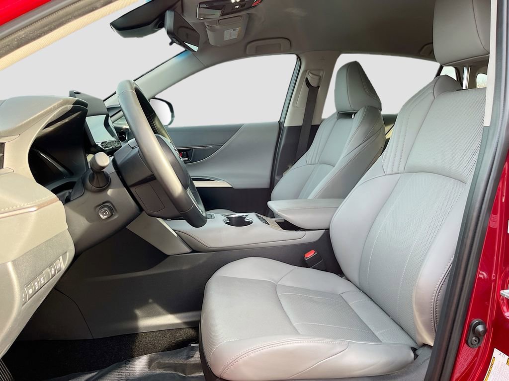Used 2024 Toyota Venza Limited image 19