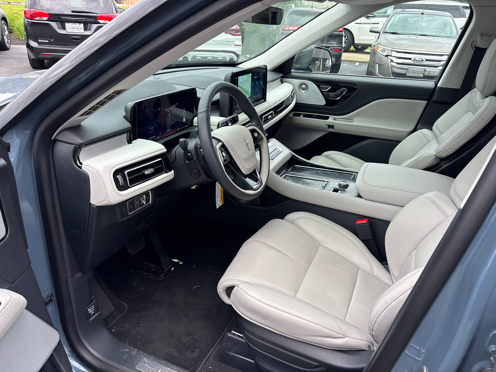 New 2026 Lincoln Aviator Reserve AWD/4WD image 24