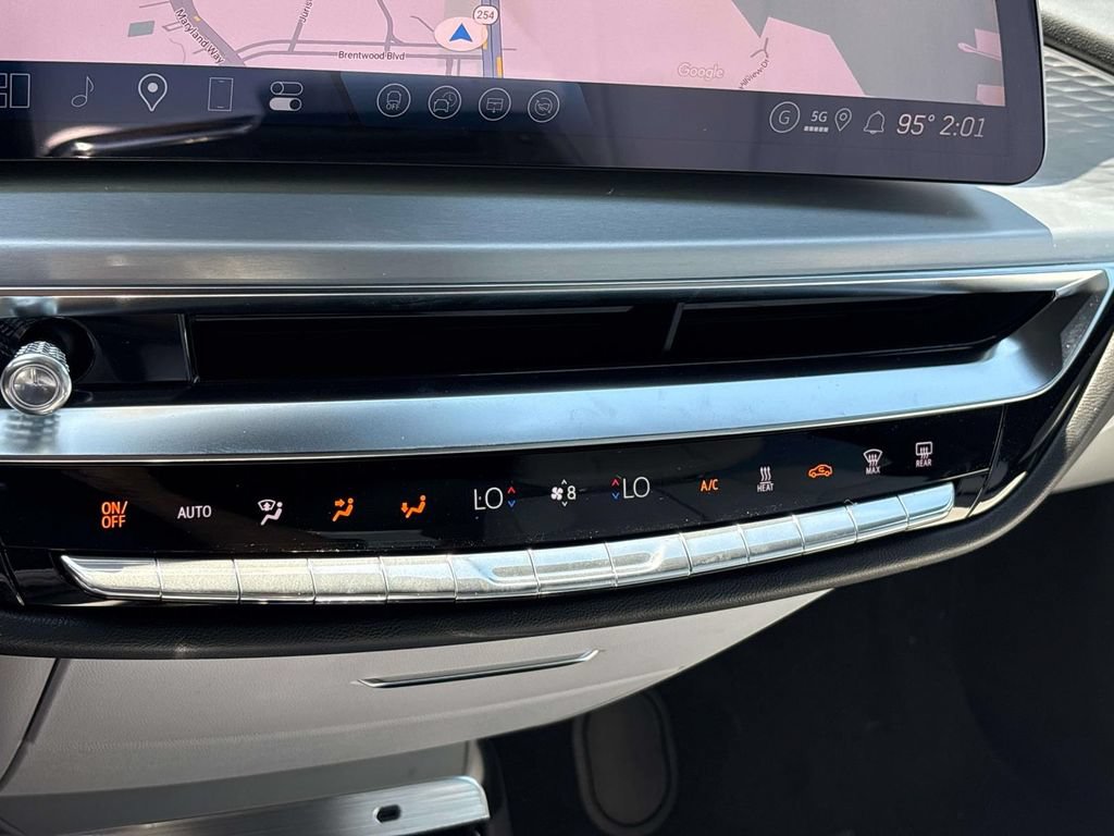 New 2026 Cadillac Lyriq Luxury AWD/4WD image 31