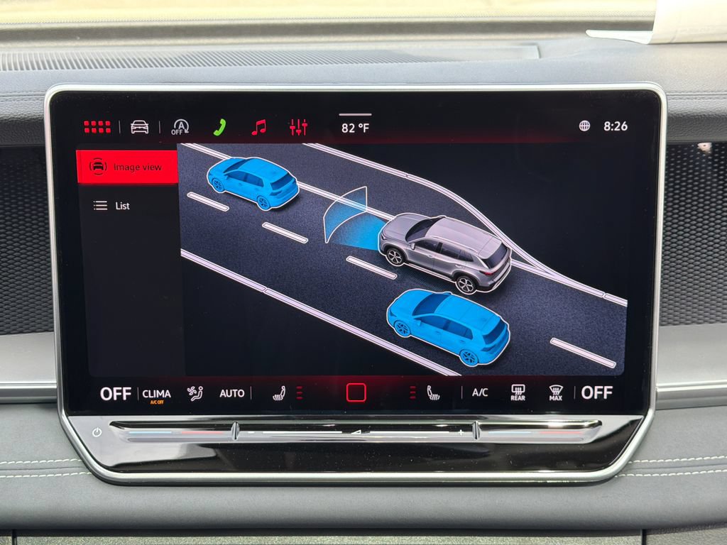 New 2026 Volkswagen Tiguan SE FWD image 17