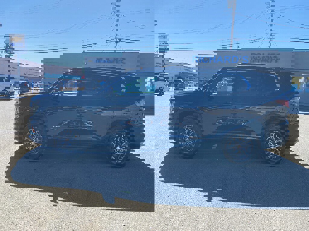 Used 2025 GMC Acadia Elevation image 4