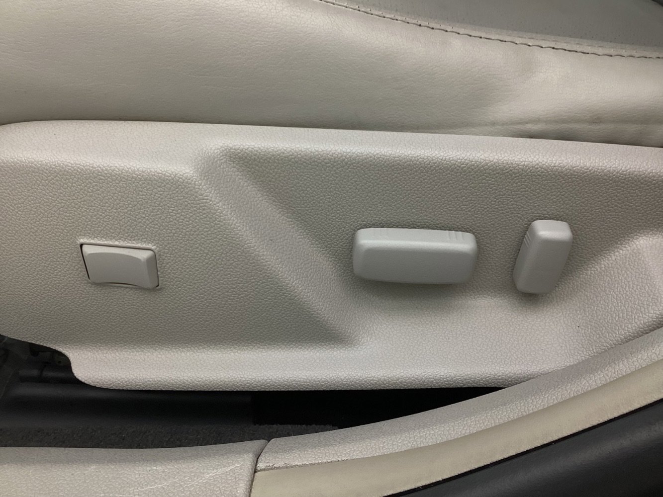 Used 2011 Cadillac CTS Premium image 39