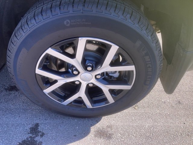 Used 2025 Jeep Grand Cherokee Limited w/ Luxury Tech Group II image 8