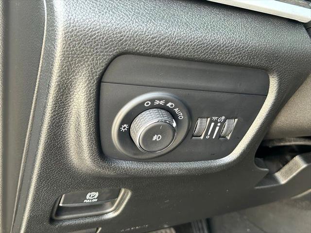 Certified 2024 Jeep Grand Cherokee Limited w/ Black Appearance Package image 47