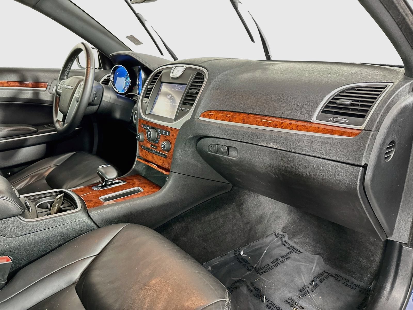 Used 2013 Chrysler 300 RWD image 28