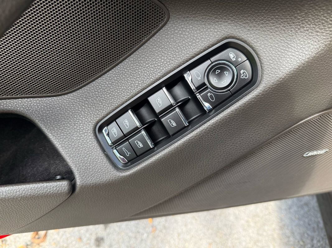 Used 2015 Porsche Panamera 4S image 18