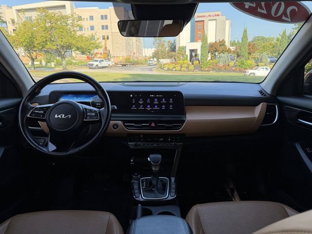 Used 2024 Kia Seltos EX FWD image 32