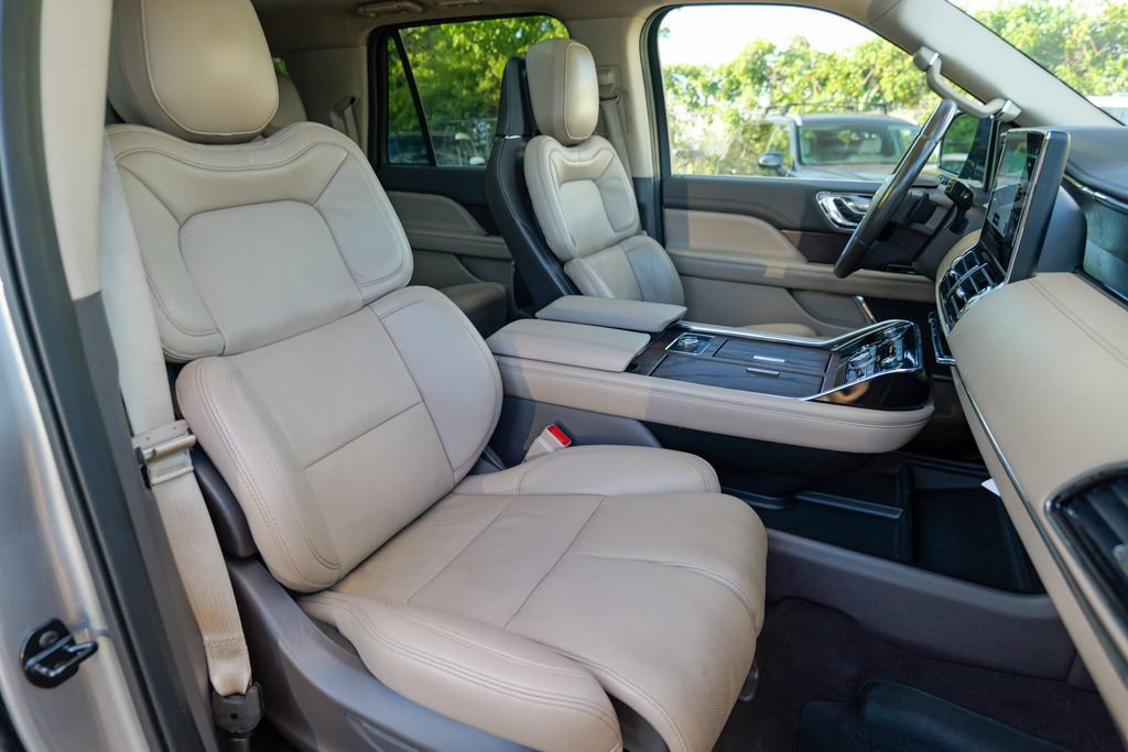 Used 2023 Lincoln Navigator L Reserve AWD/4WD image 39