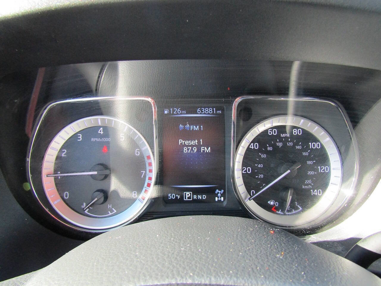 Used 2017 Nissan Titan SV image 15