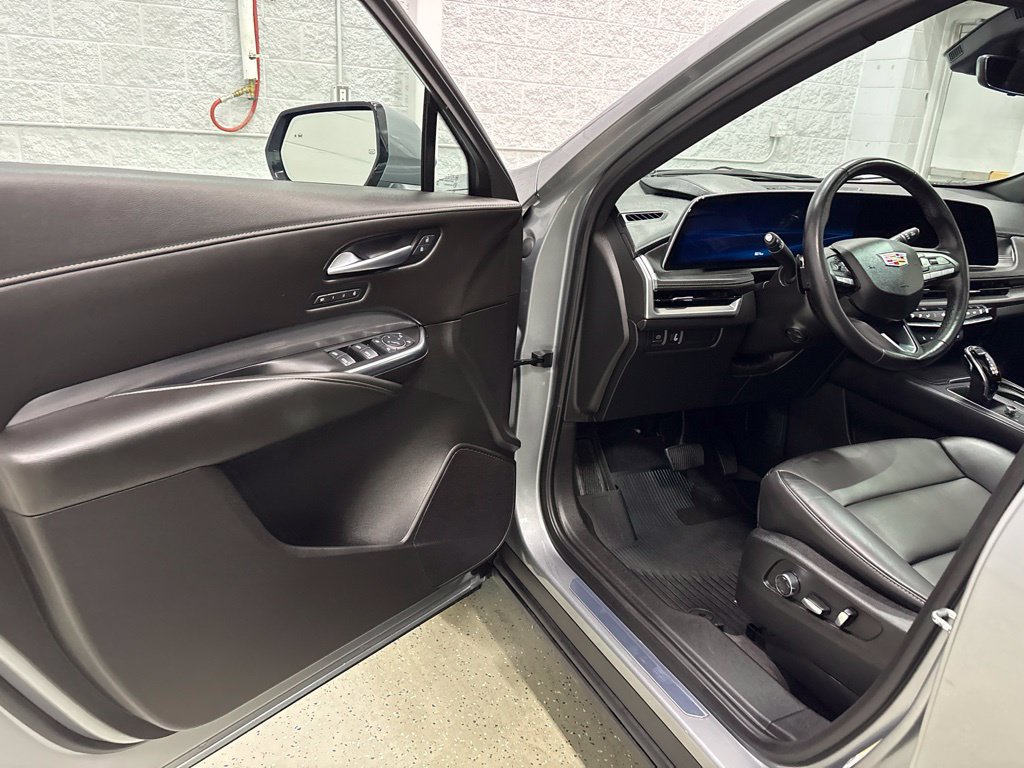 Certified 2024 Cadillac XT4 Premium Luxury w/ Technology Package AWD/4WD image 13