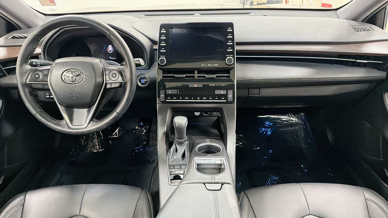 Certified 2022 Toyota Avalon XLE w/ Moonroof Package FWD image 26