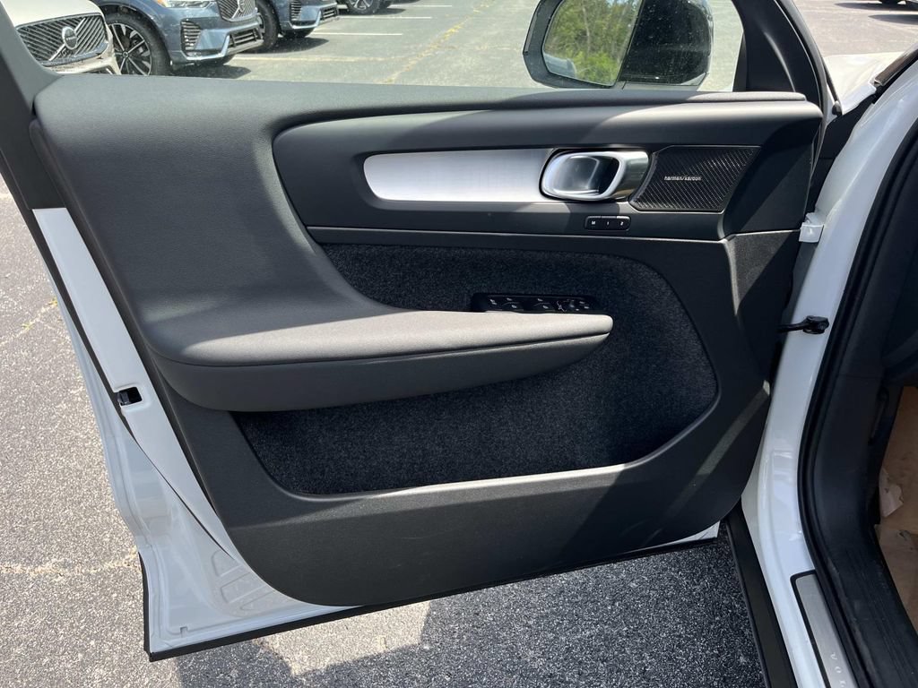 New 2026 Volvo XC40 B5 Ultra w/ Climate Package AWD/4WD image 20