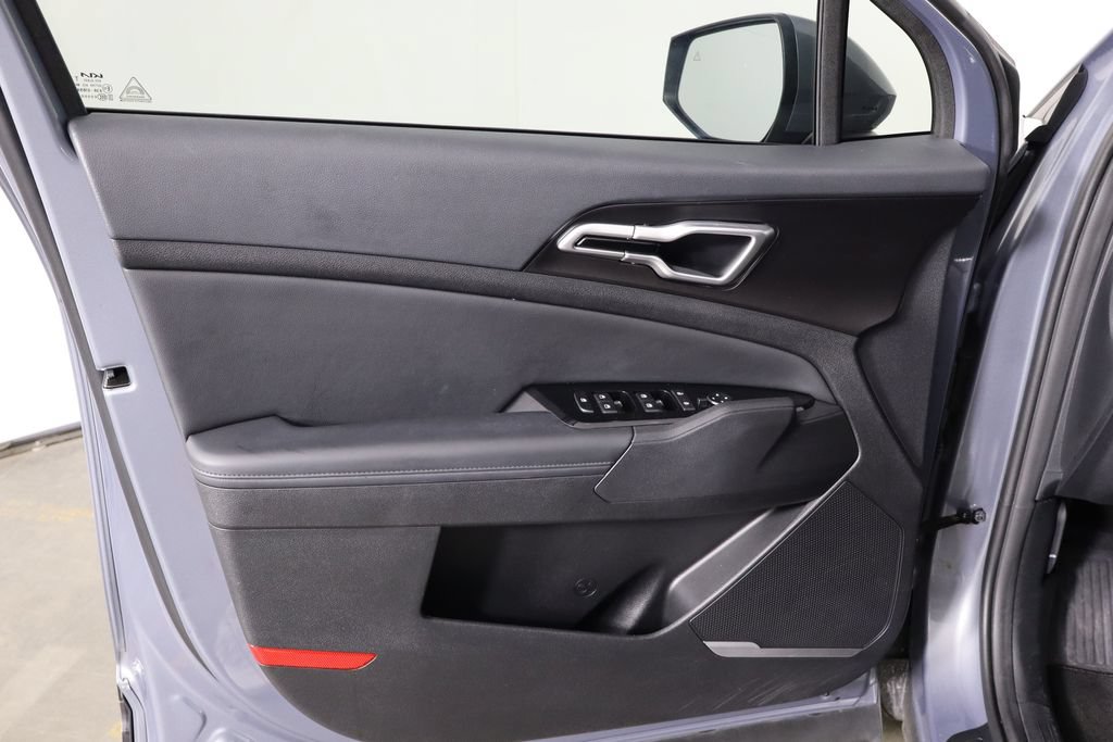 Used 2025 Kia Sportage EX FWD image 19