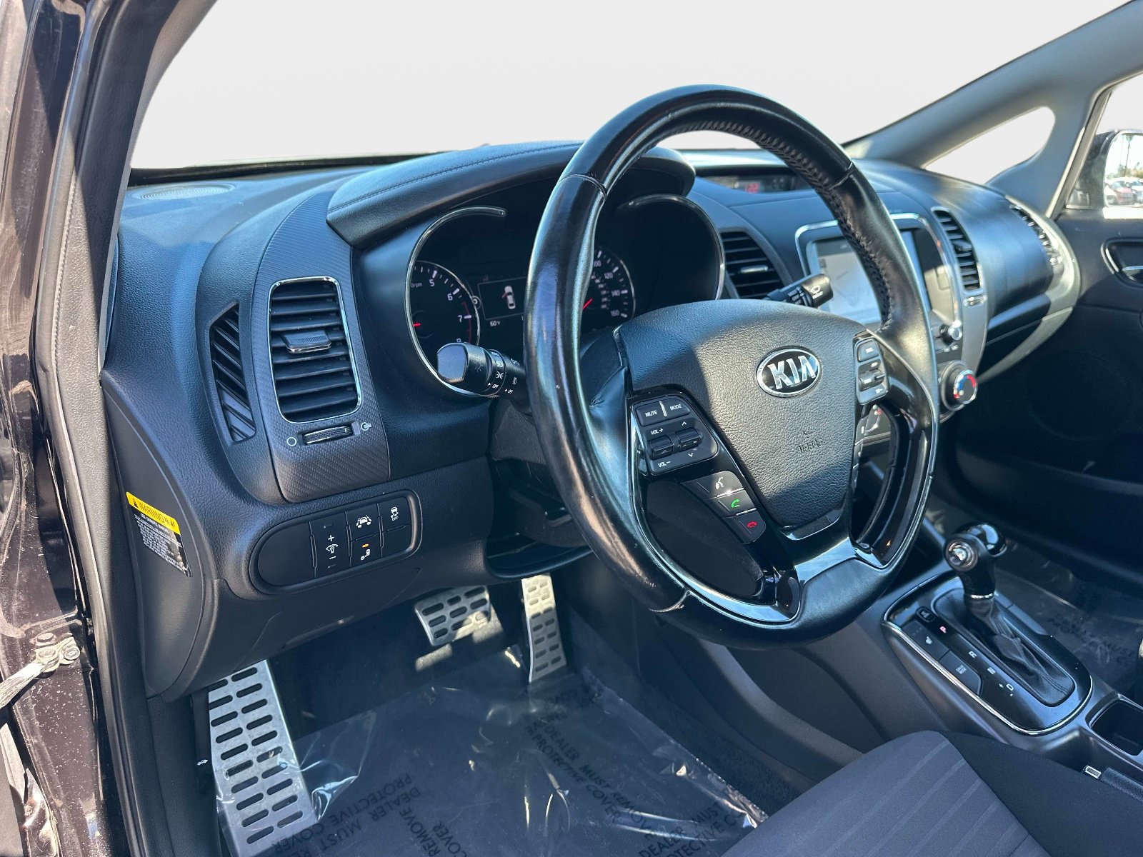 Used 2017 Kia Forte S w/ S Premium Package image 16