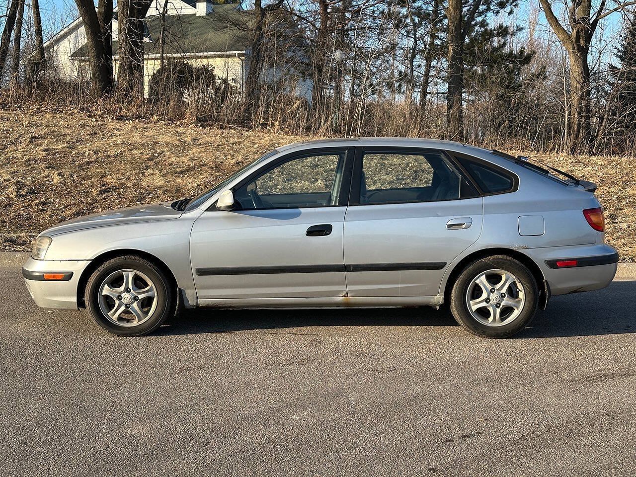 Used 2003 Hyundai Elantra GT FWD image 2