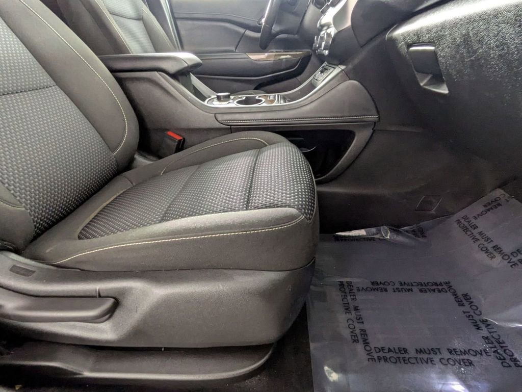 Used 2023 GMC Acadia SLE w/ Driver Convenience Package image 34