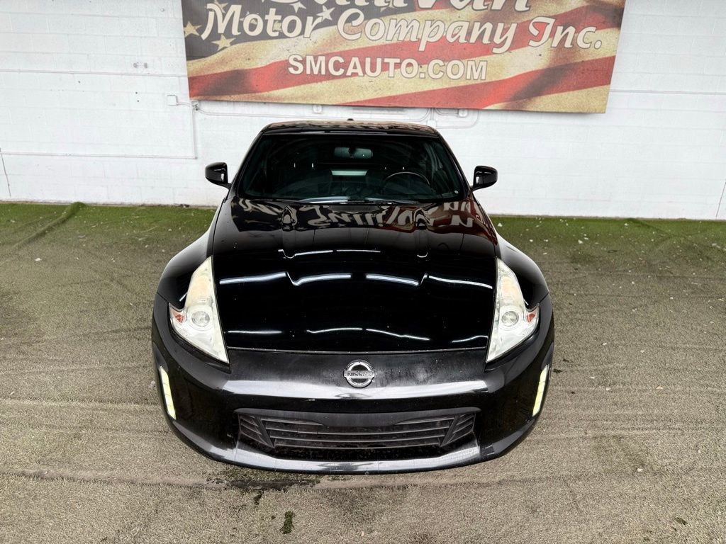 Used 2017 Nissan 370Z w/ Sport Package image 6