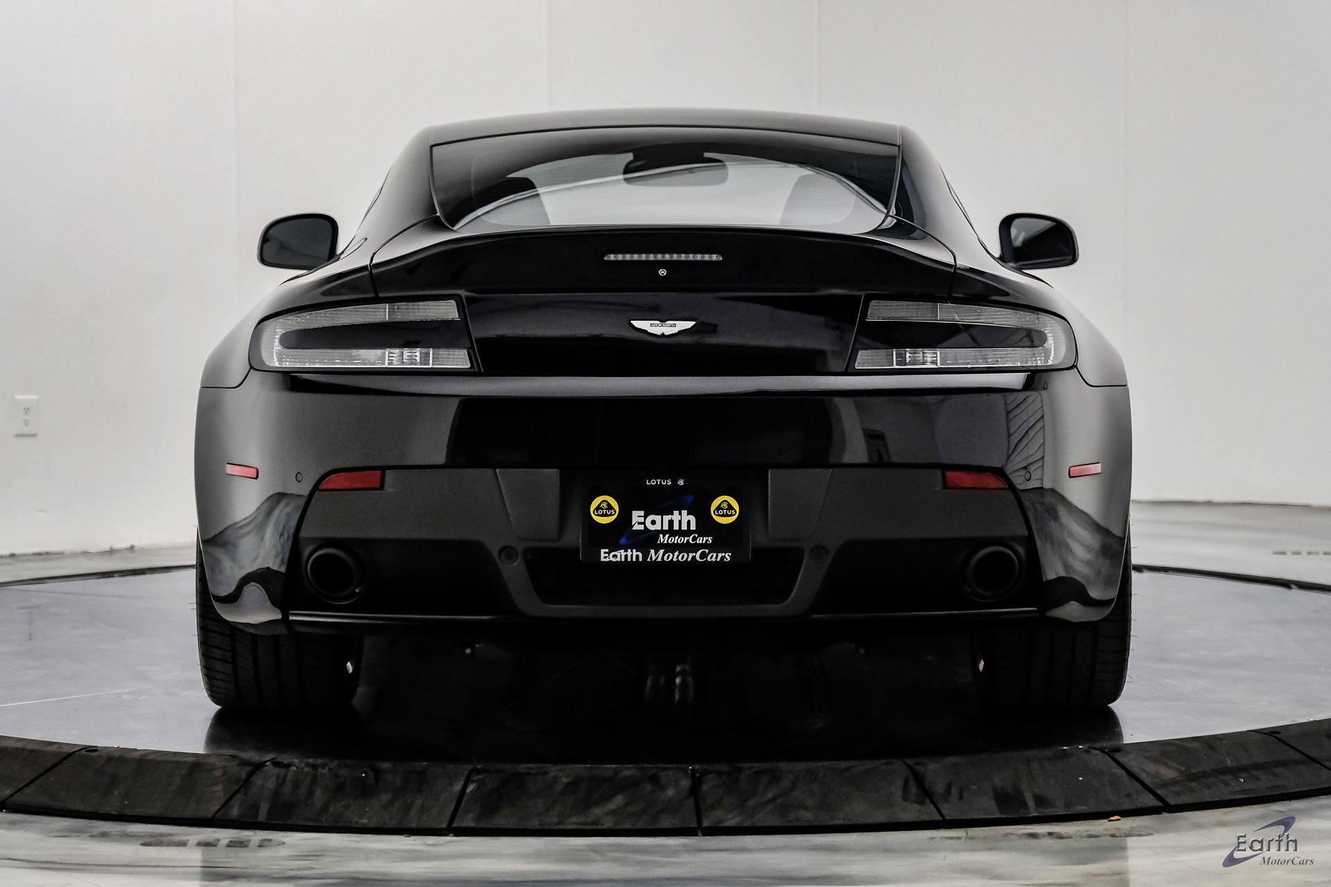 Used 2015 Aston Martin V8 Vantage GT RWD image 15