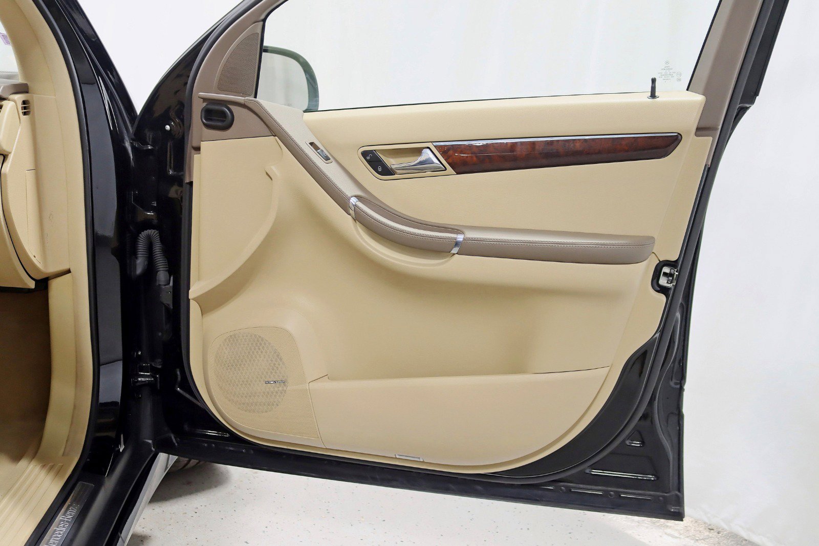 Used 2007 Mercedes-Benz R 500 4MATIC image 32
