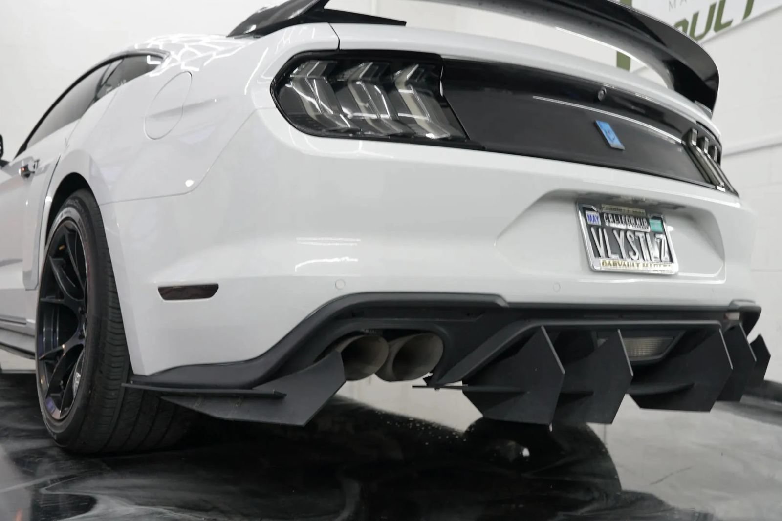 Used 2019 Ford Mustang GT Premium w/ Equipment Group 401A RWD image 32