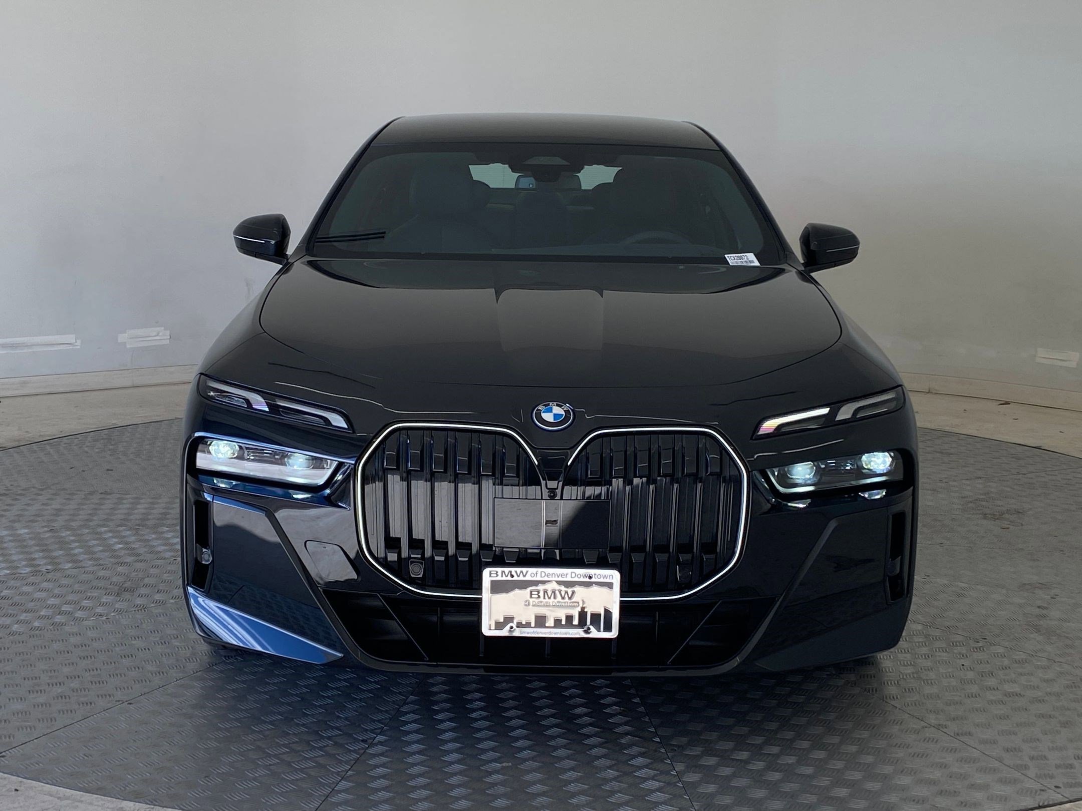 New 2026 BMW 750e xDrive w/ Premium Package image 6