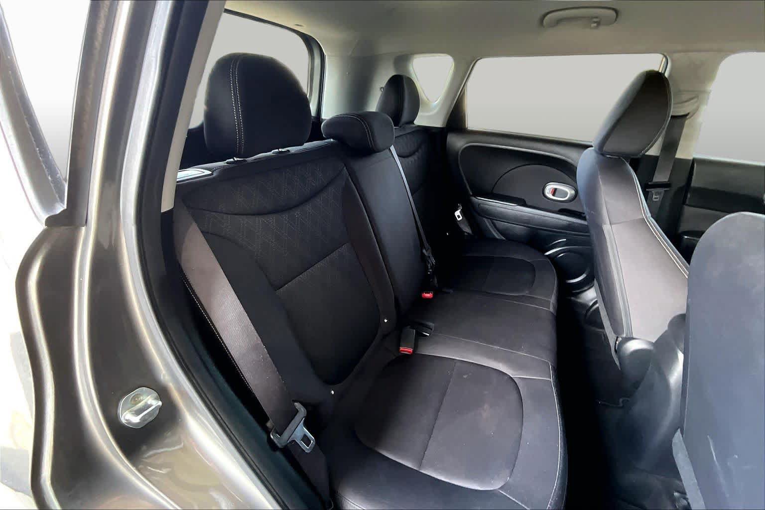 Used 2015 Kia Soul FWD image 18