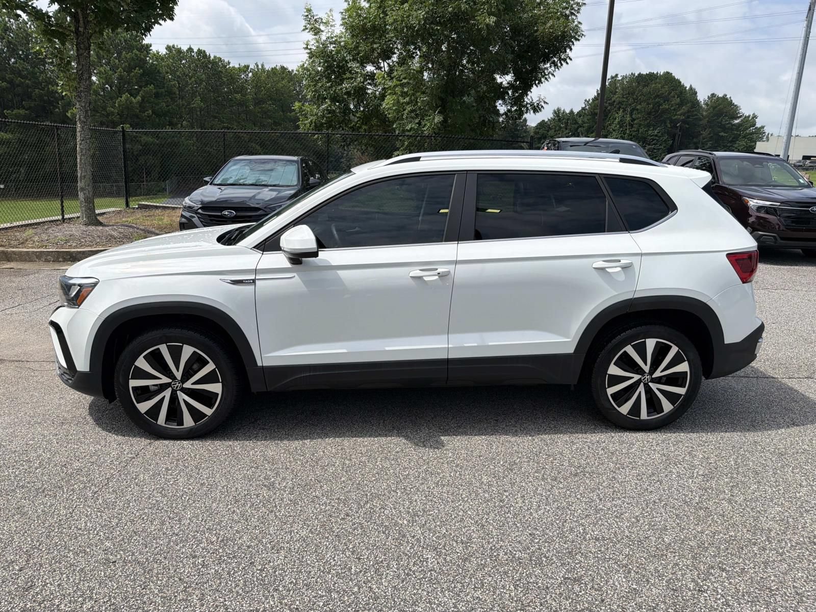 Used 2023 Volkswagen Taos SE FWD image 4