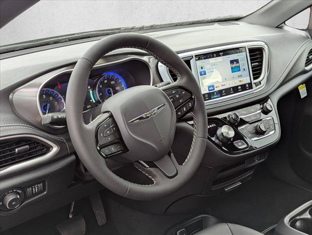 New 2026 Chrysler Pacifica Select w/ S Appearance Package AWD/4WD image 3