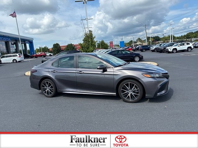 Used 2024 Toyota Camry SE FWD image 4