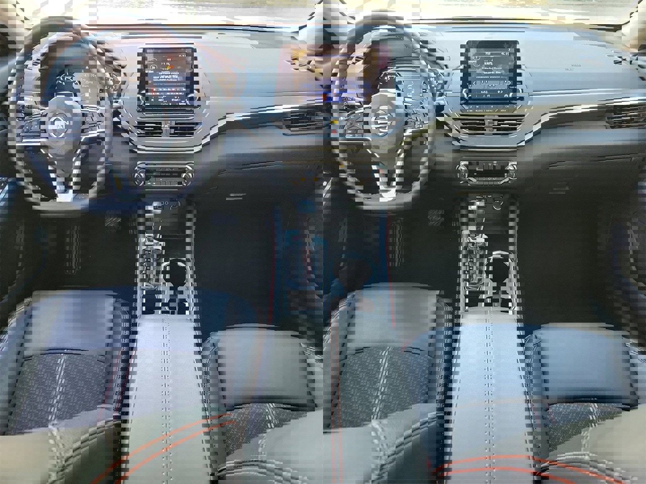 Used 2025 Nissan Altima 2.5 SR image 12