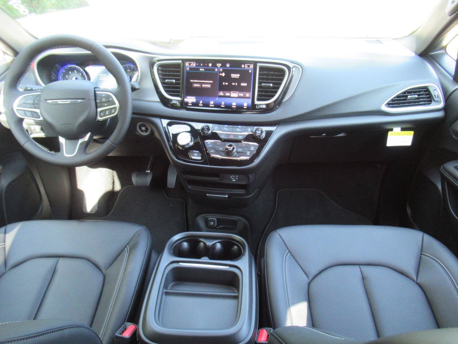 New 2027 Chrysler Pacifica LX FWD image 12