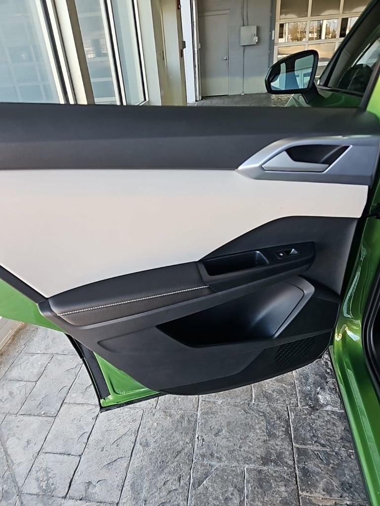 New 2026 Volkswagen Taos SE image 20