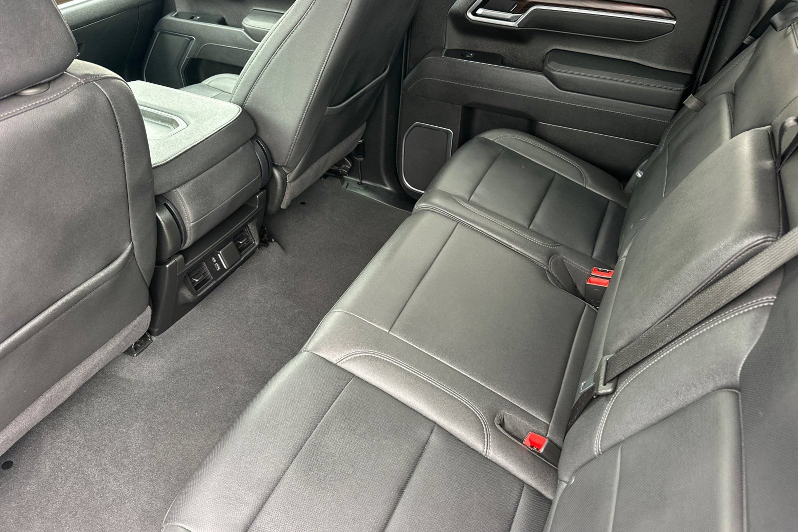 Used 2025 GMC Sierra 1500 SLT RWD image 11