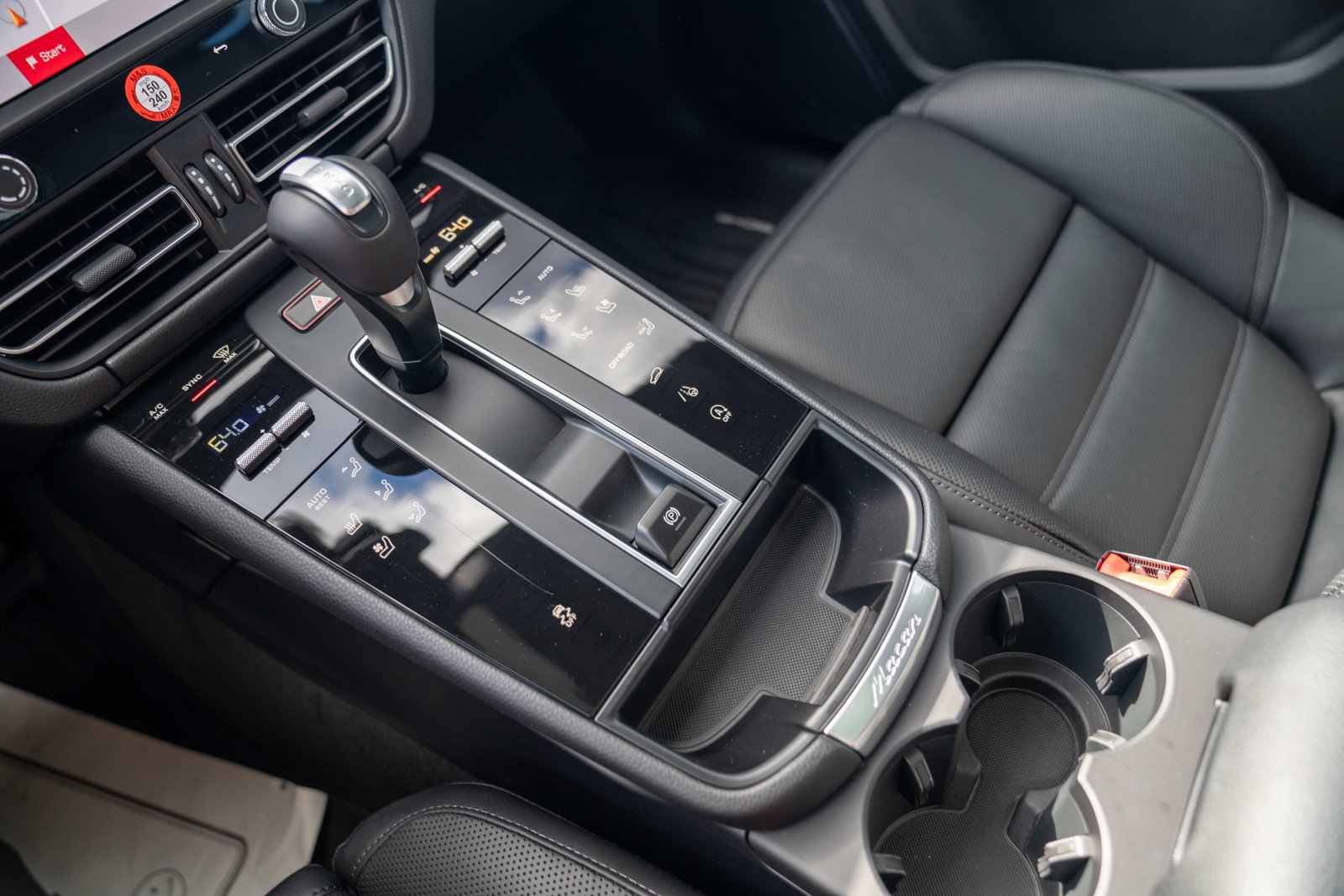 Certified 2026 Porsche Macan AWD/4WD image 20