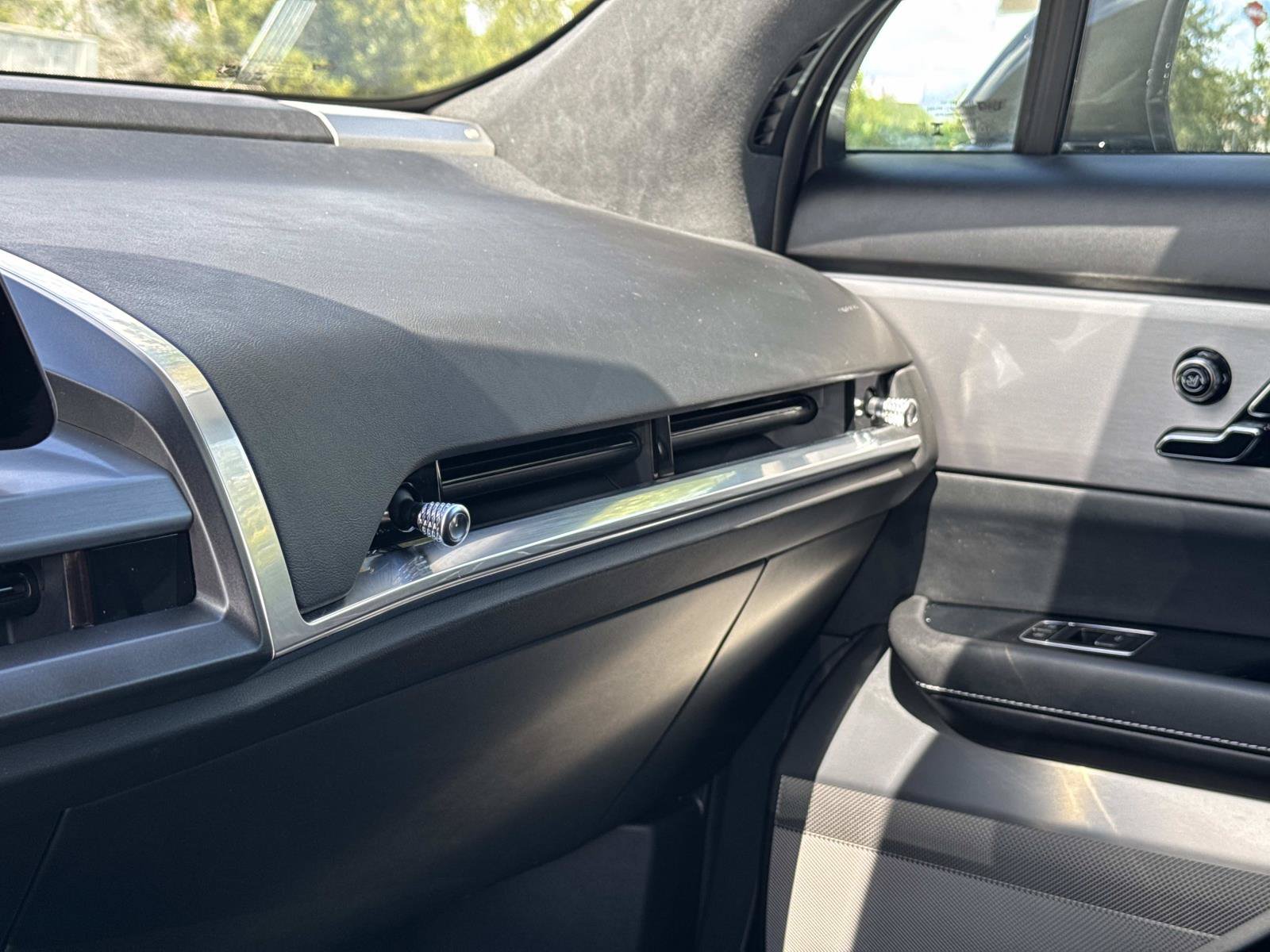 Used 2026 Cadillac Vistiq Premium Luxury w/ LPO, Floor Liner Package AWD/4WD image 24