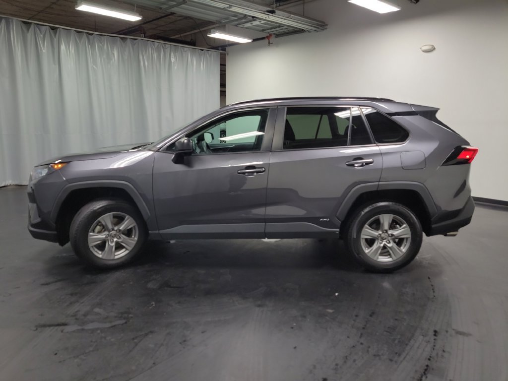 Used 2022 Toyota RAV4 LE AWD/4WD image 5