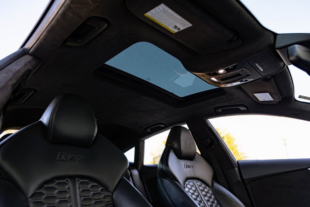 Used 2017 Audi RS 7 Prestige w/ Carbon-Optic Package image 25